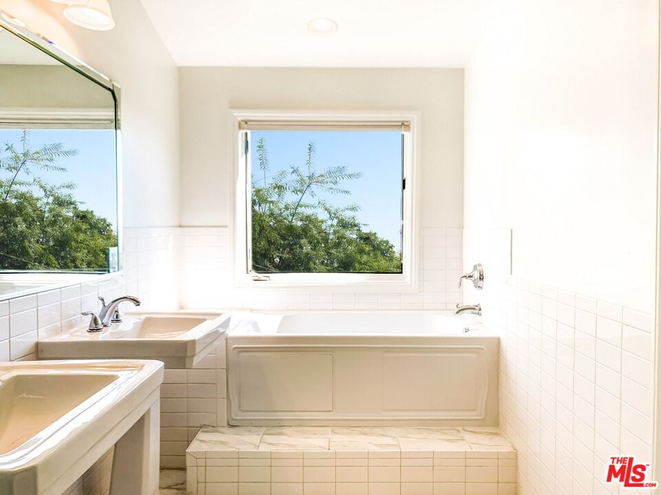 2239 VISTA DEL MAR PL