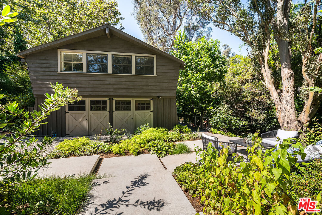 689 Brooktree Rd
