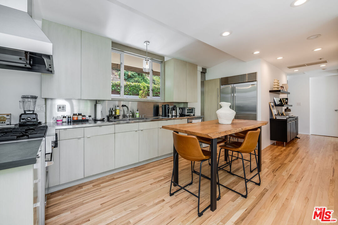 1331 CORDELL PL