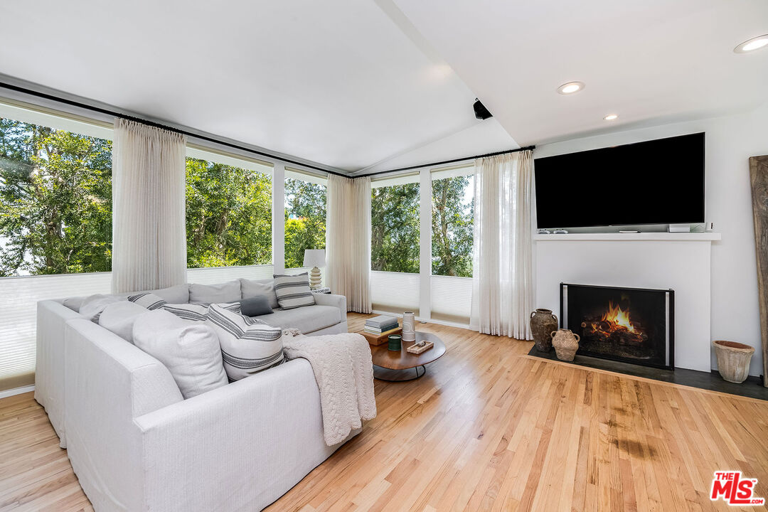 1331 CORDELL PL