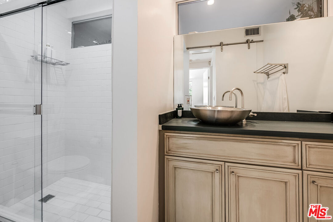 1331 CORDELL PL