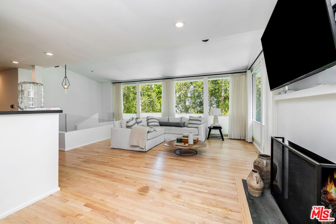 1331 CORDELL PL