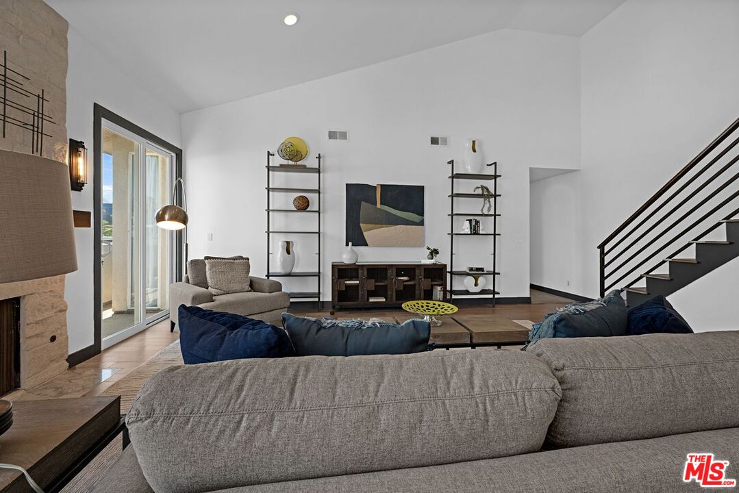 723 Westmount Dr Unit: 305