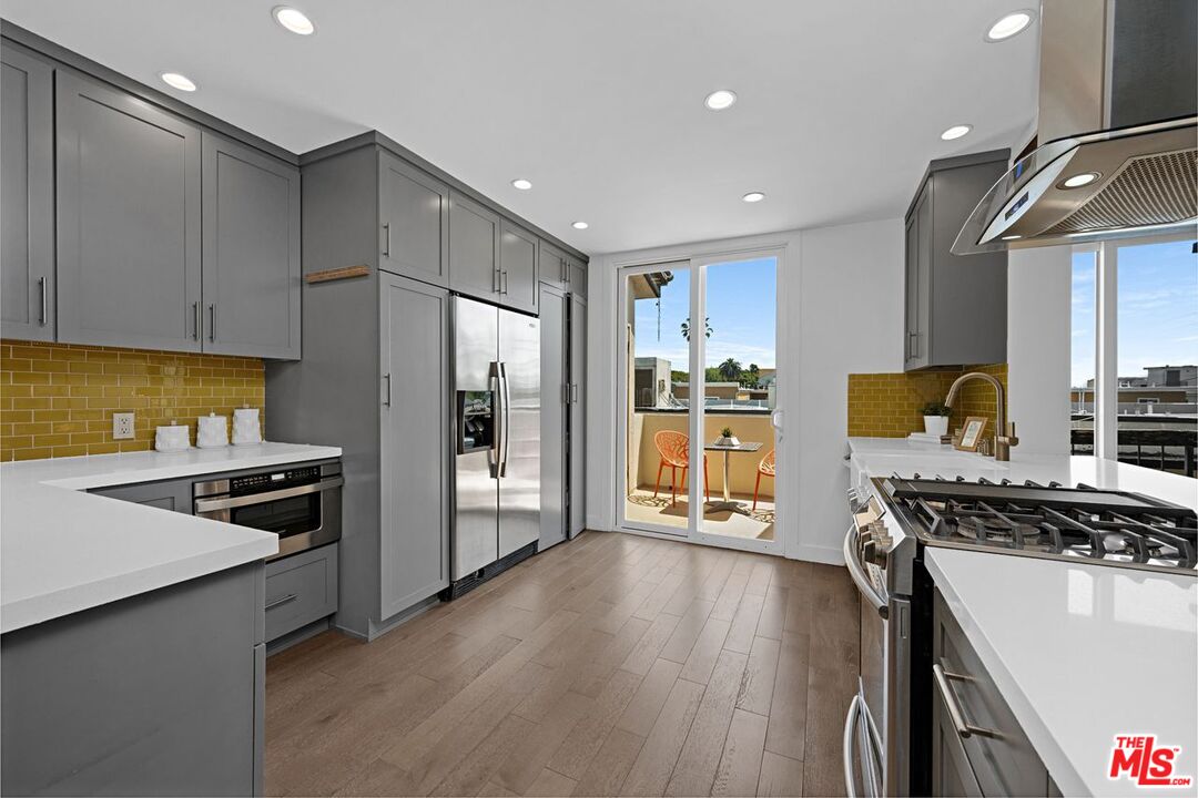 723 Westmount Dr Unit: 305