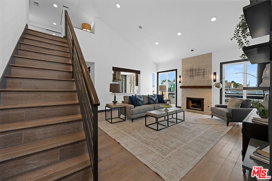 723 Westmount Dr Unit: 305