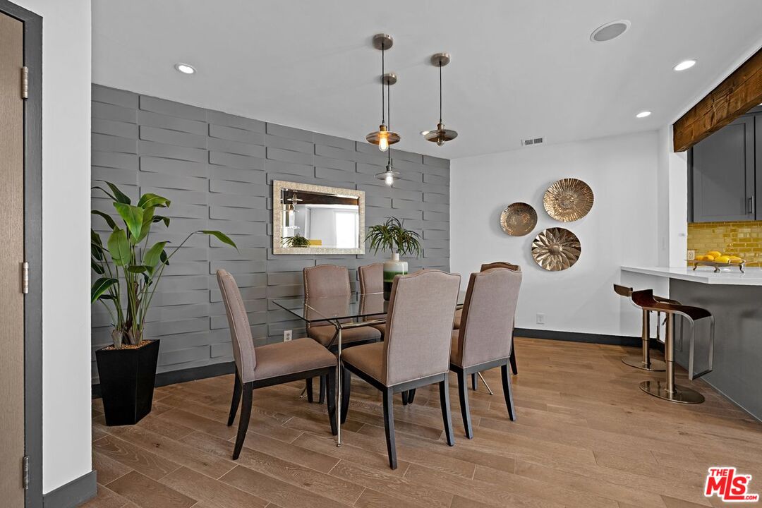 723 Westmount Dr Unit: 305