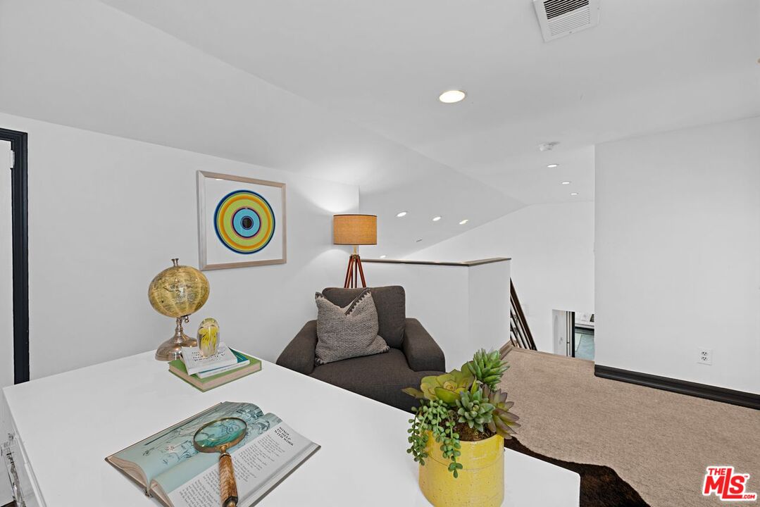 723 Westmount Dr Unit: 305