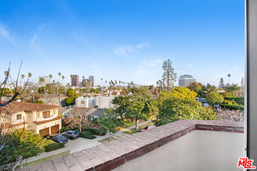 831 S Gretna Green Way Unit: 302