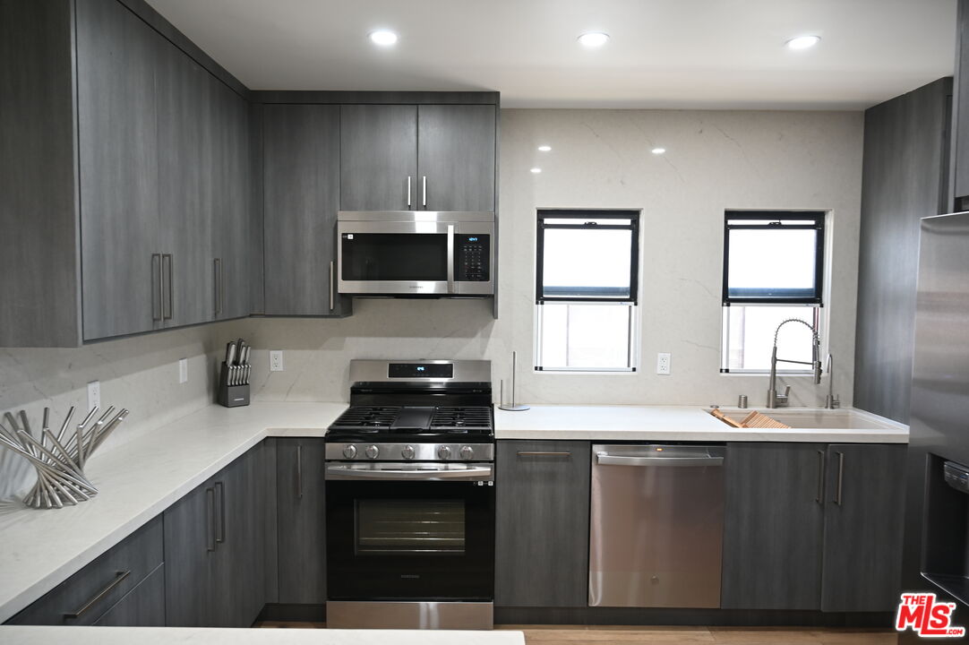 1333 W 14th St