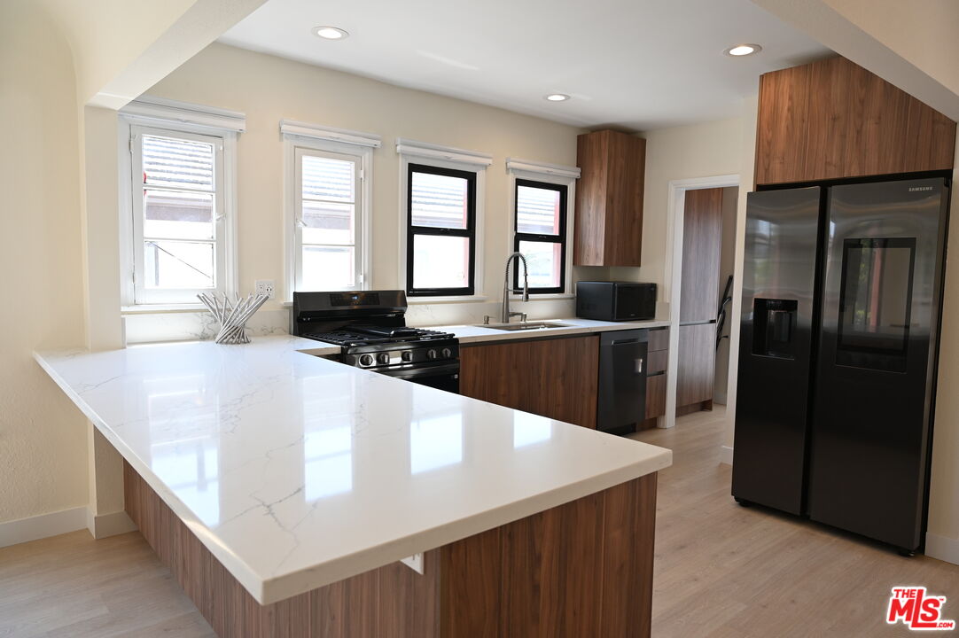 1333 W 14th St
