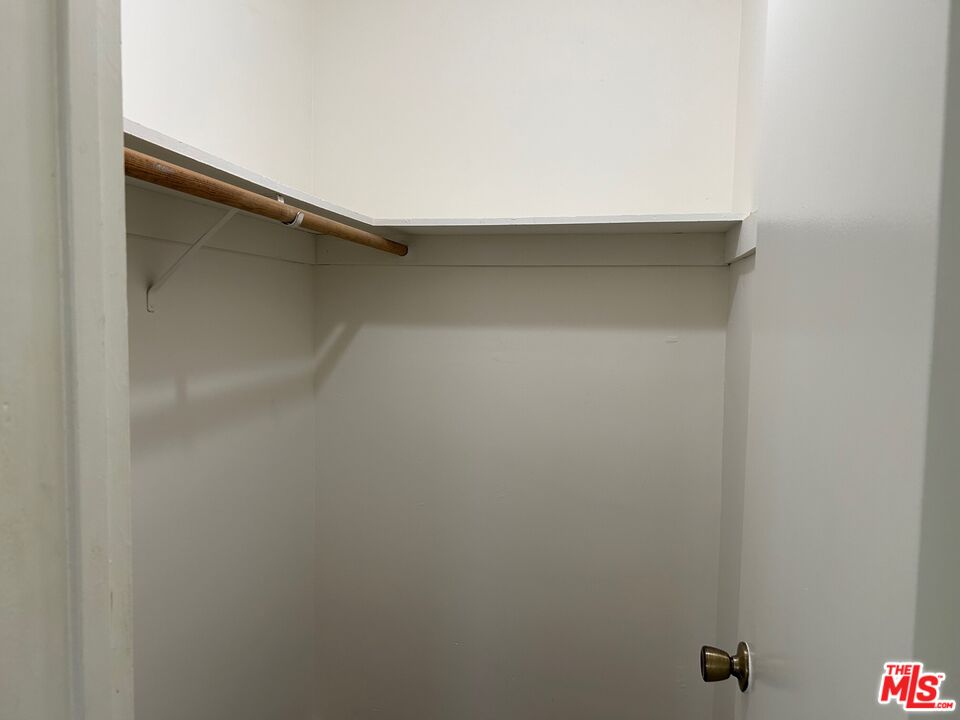 3741 Westwood Blvd Unit: 4