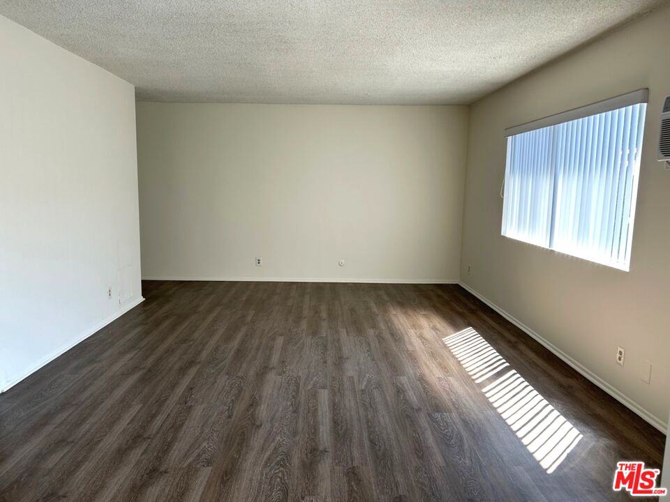 3741 Westwood Blvd Unit: 4