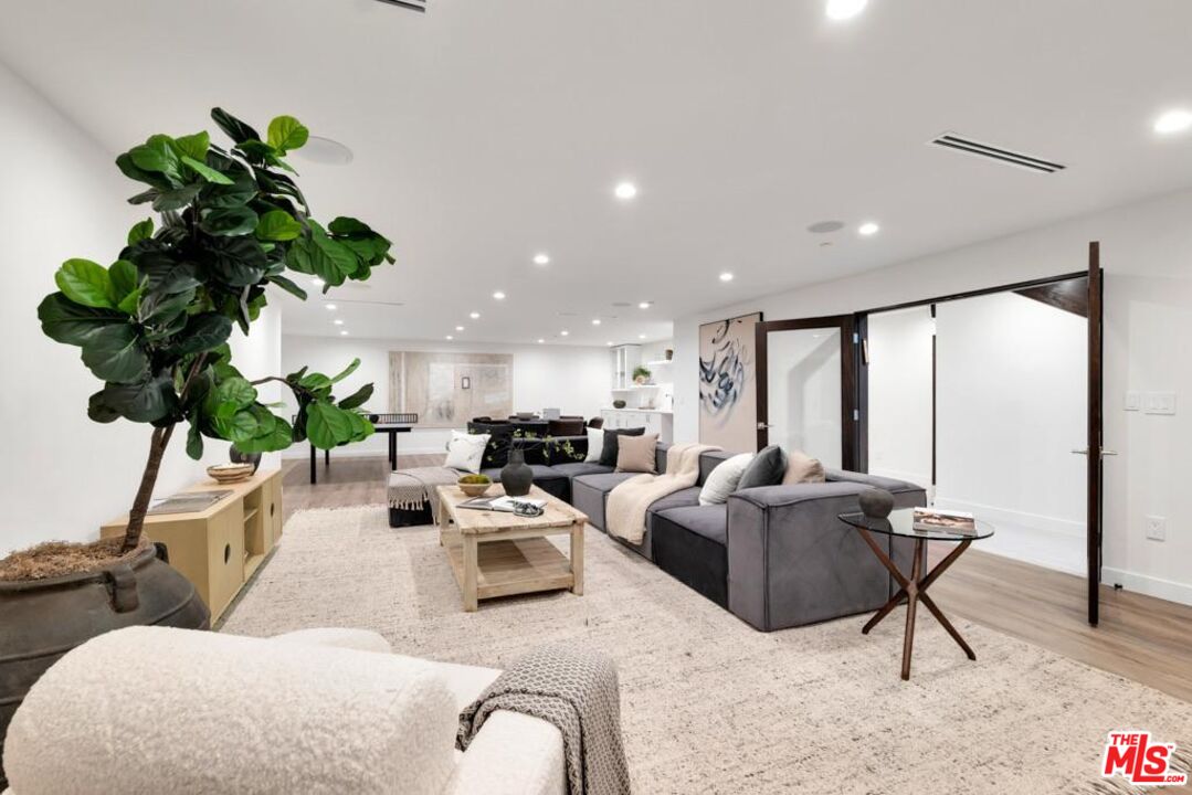 3116 Elvido Dr