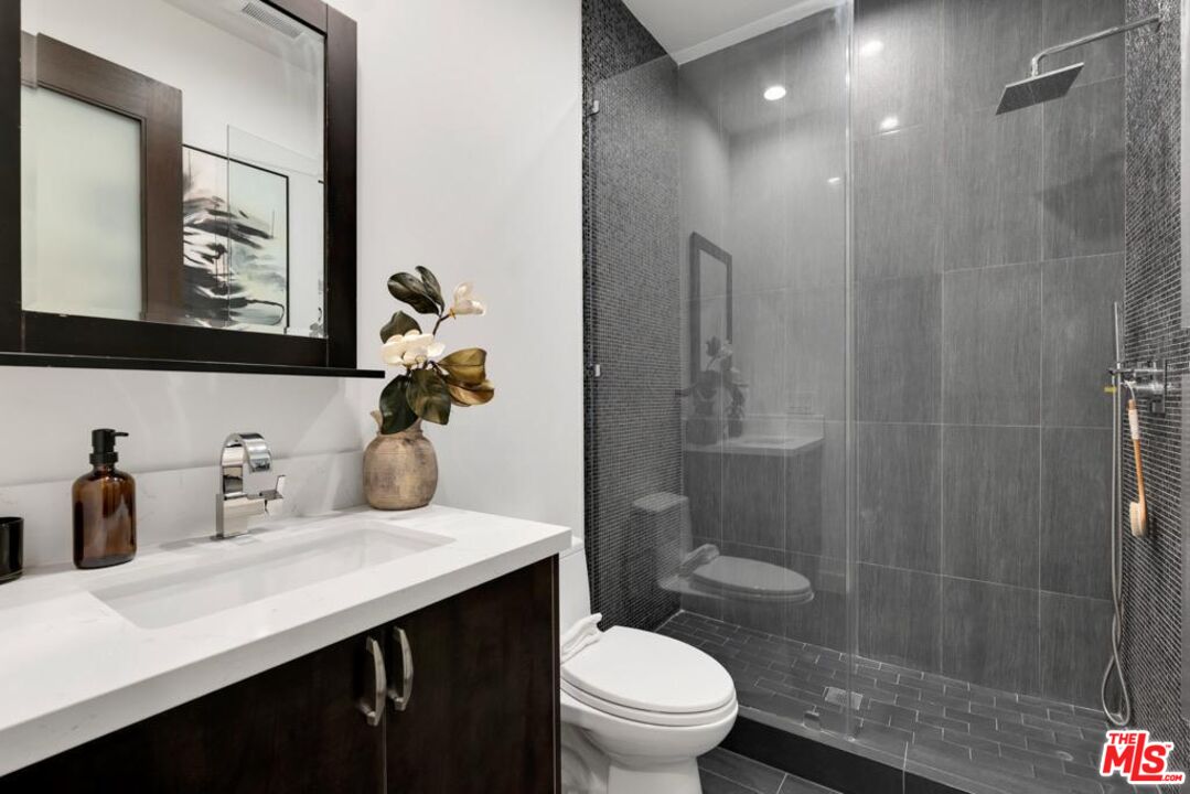 3116 Elvido Dr