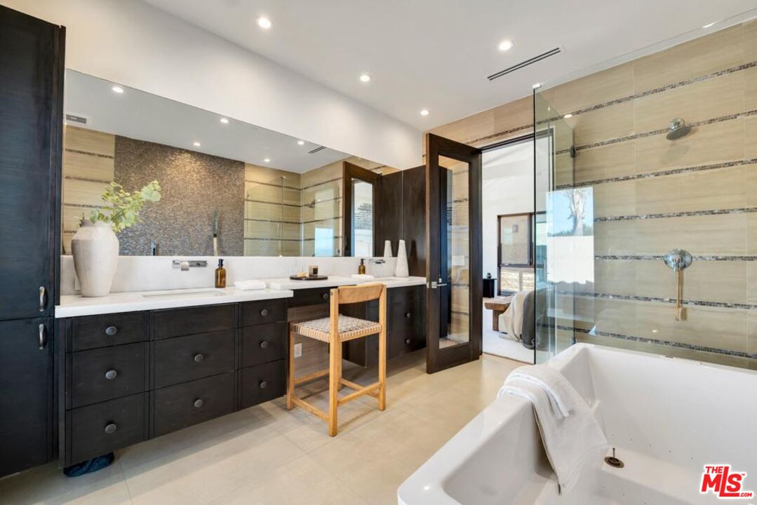 3116 Elvido Dr