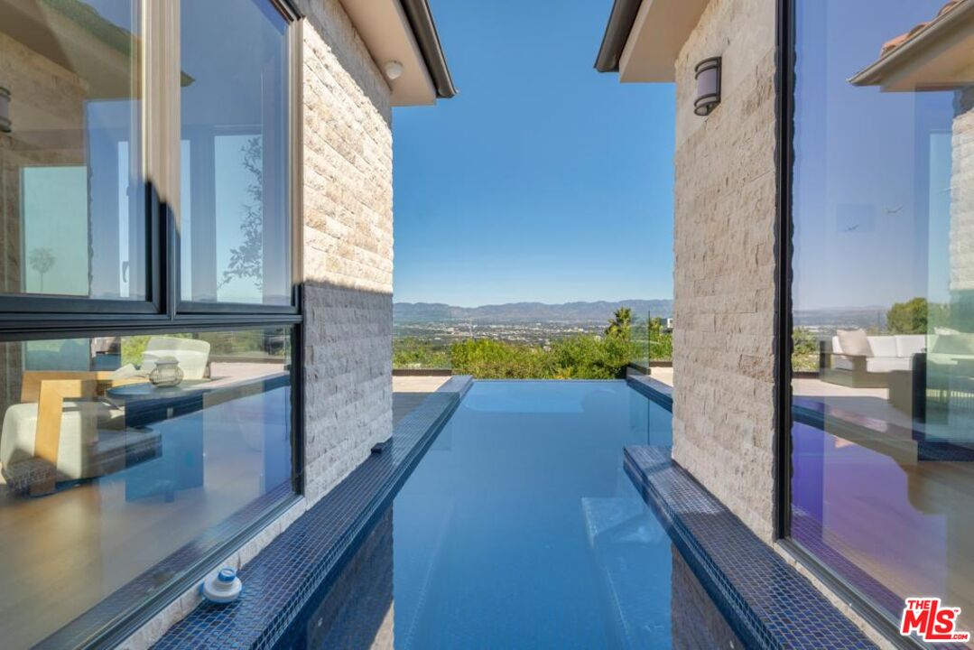 3116 Elvido Dr