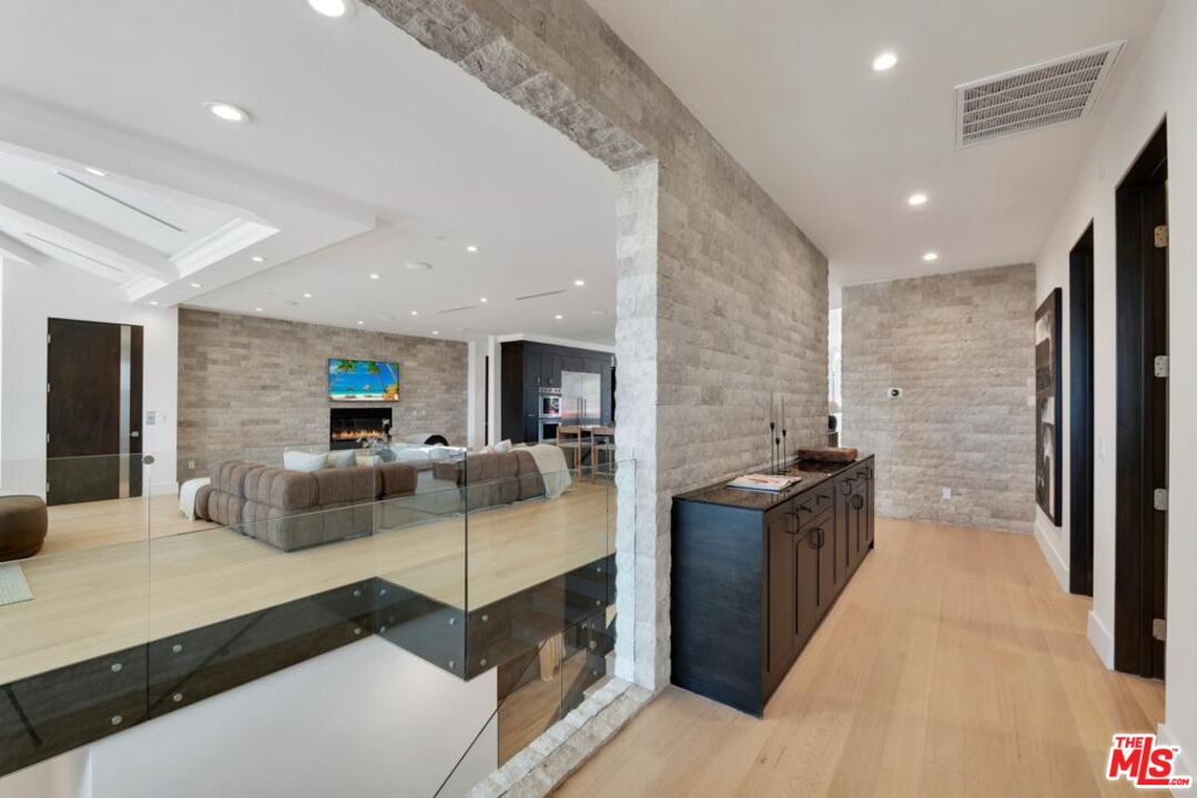 3116 Elvido Dr