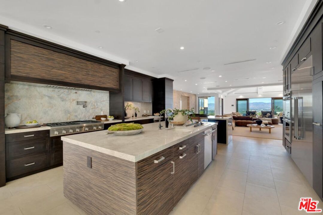 3116 Elvido Dr