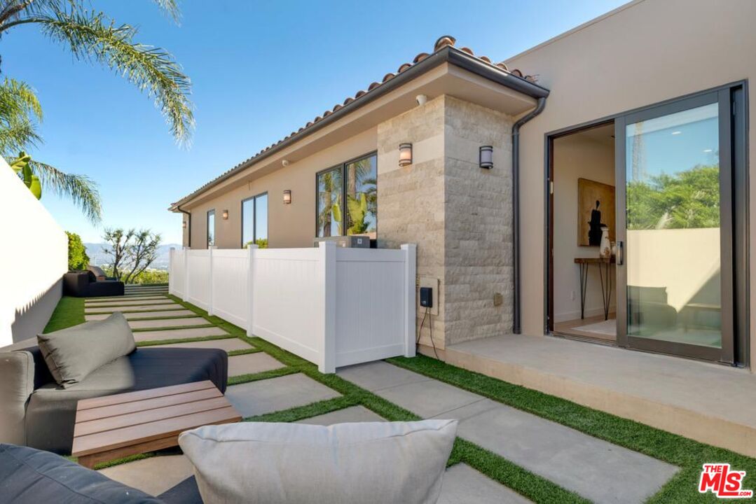 3116 Elvido Dr