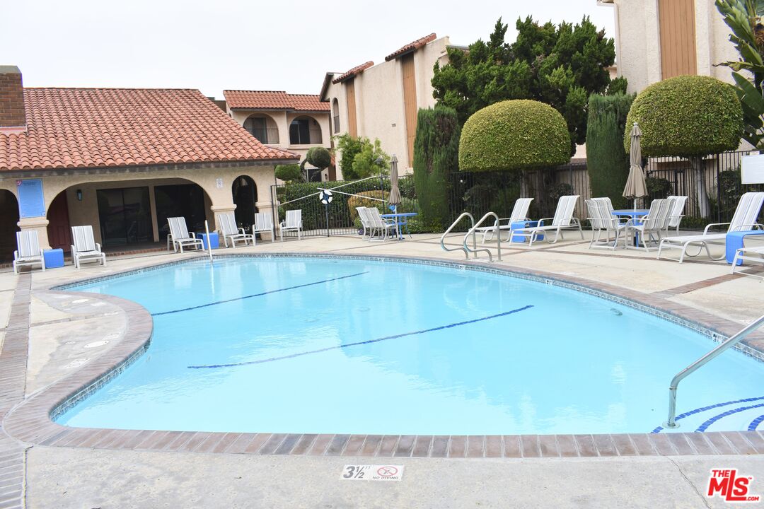 1711 Grismer Ave Unit: 63