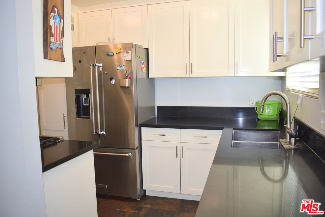 1711 Grismer Ave Unit: 63