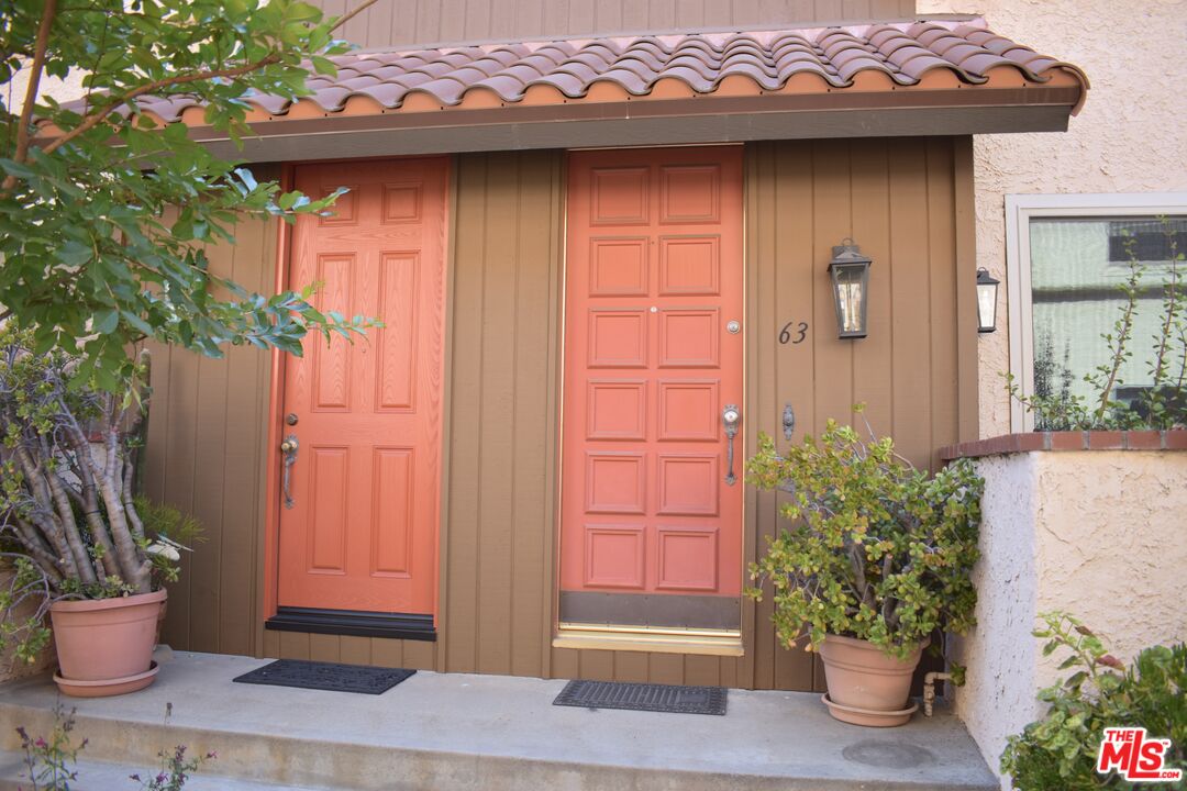 1711 Grismer Ave Unit: 63