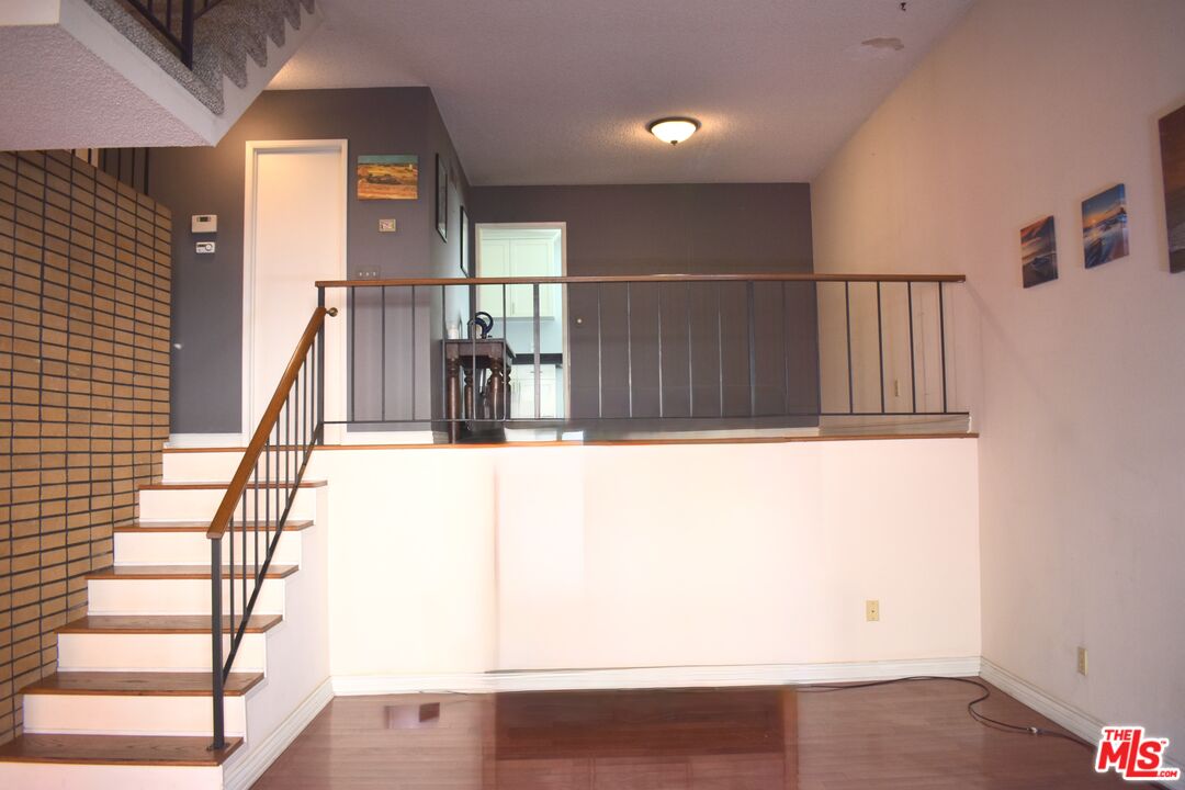 1711 Grismer Ave Unit: 63