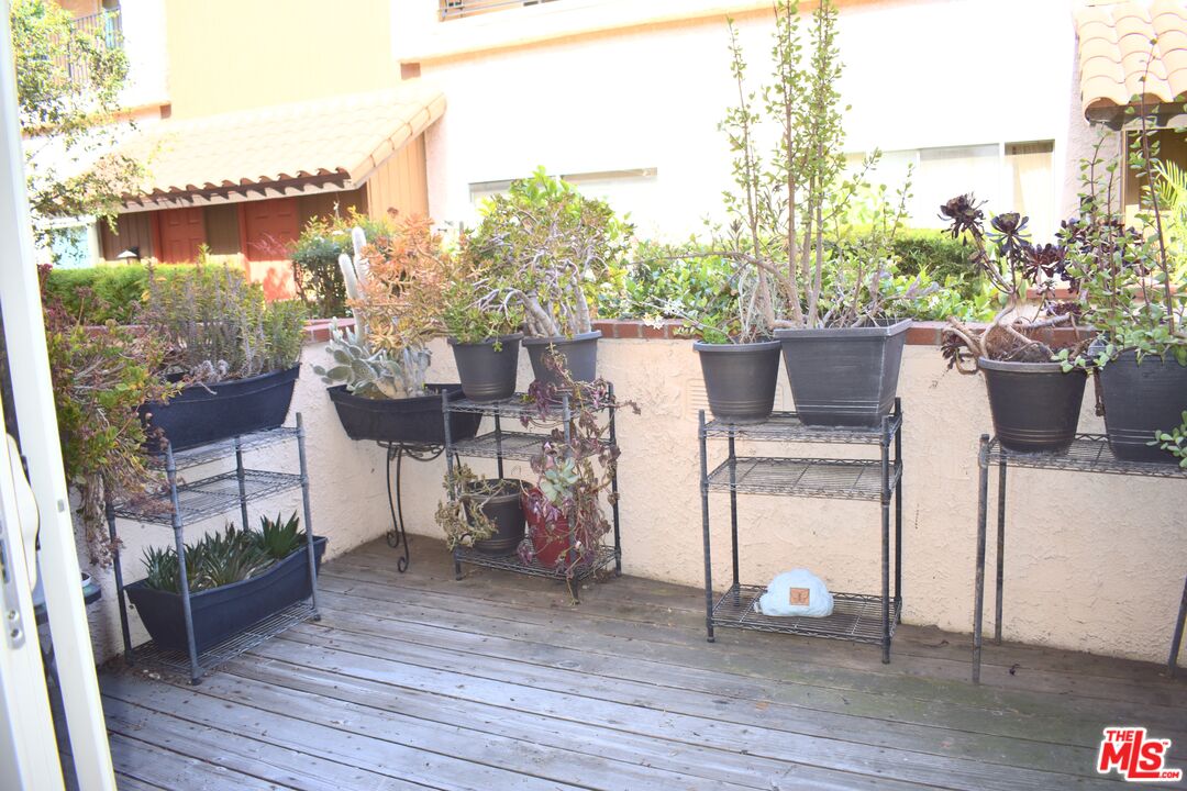 1711 Grismer Ave Unit: 63