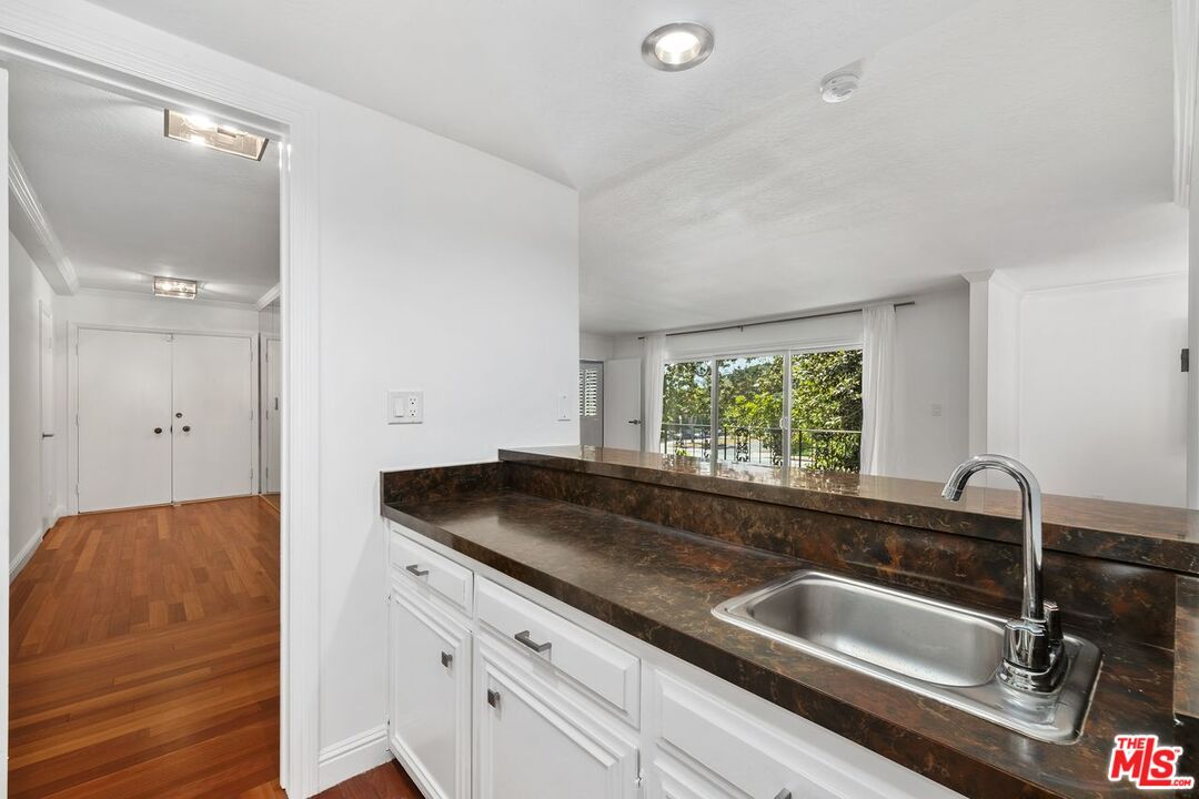 404 San Vicente Blvd Unit: 201