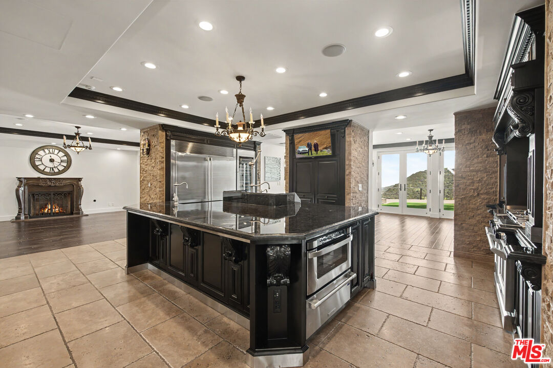12608 Promontory Rd