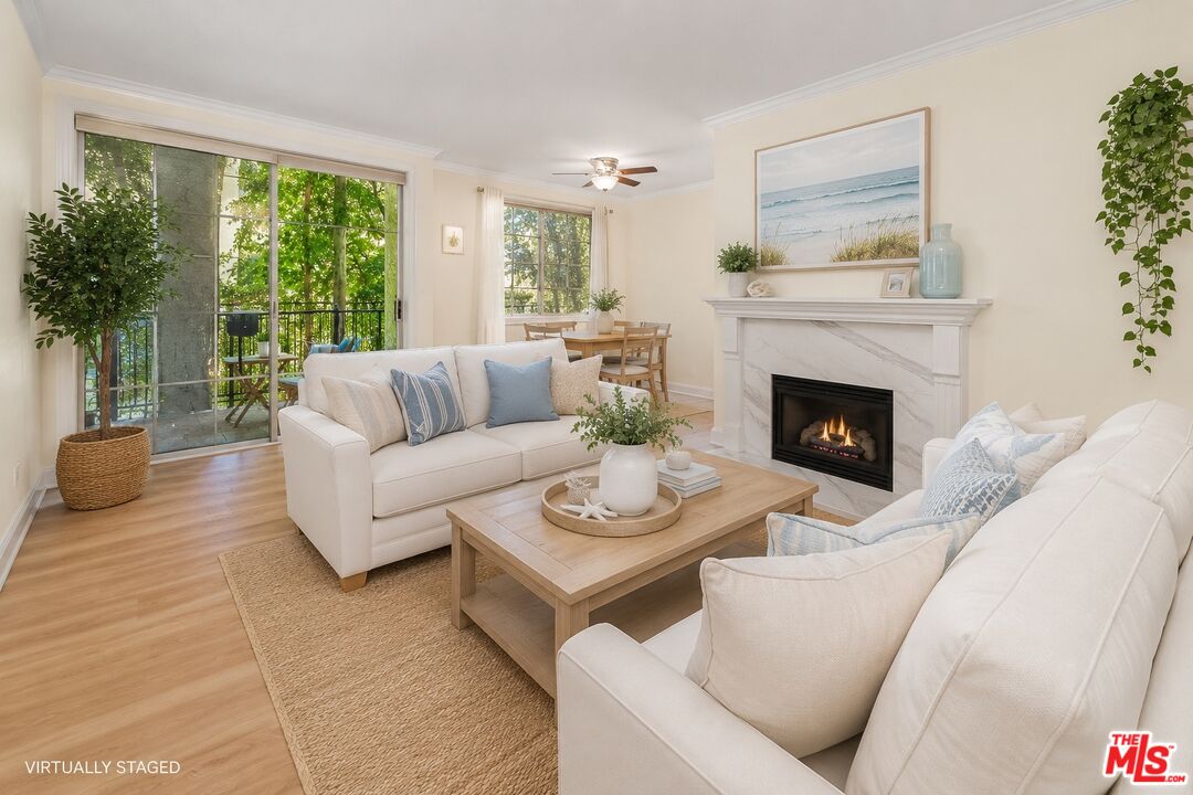 1375 Kelton Ave Unit: 104