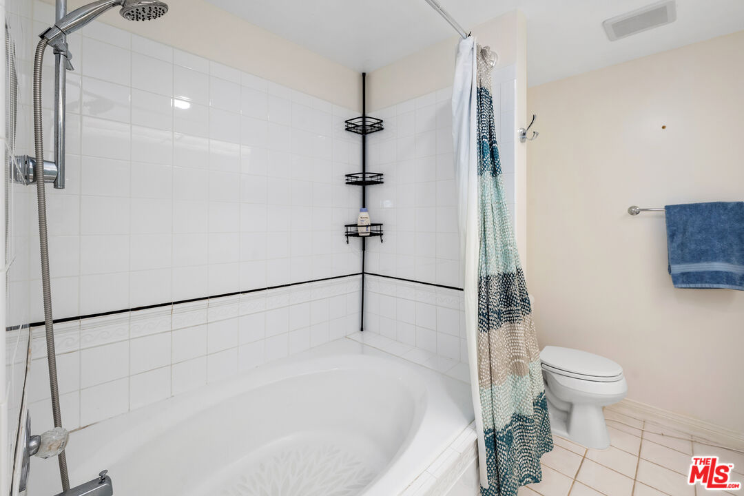 1375 Kelton Ave Unit: 104