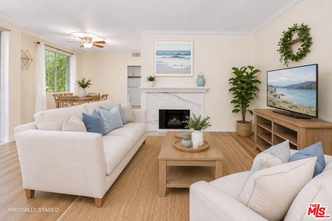 1375 Kelton Ave Unit: 104