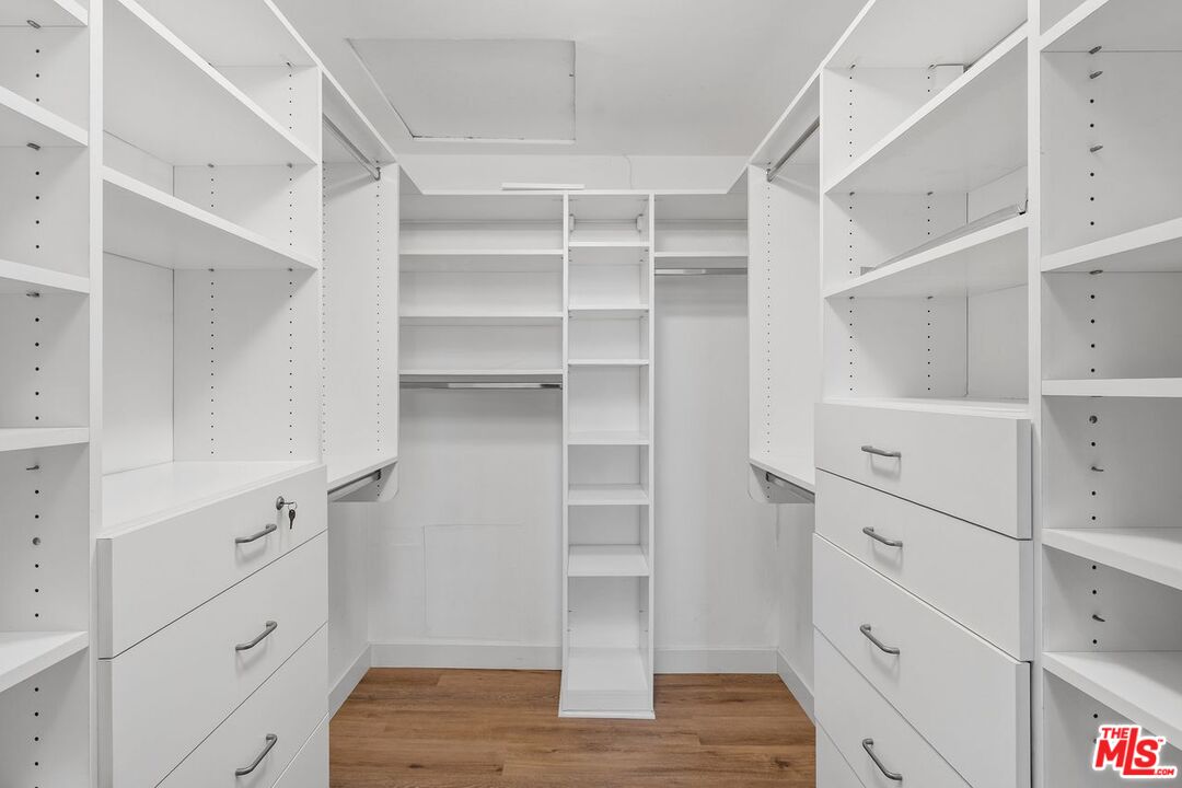 3023 BERKELEY AVE Unit: 8