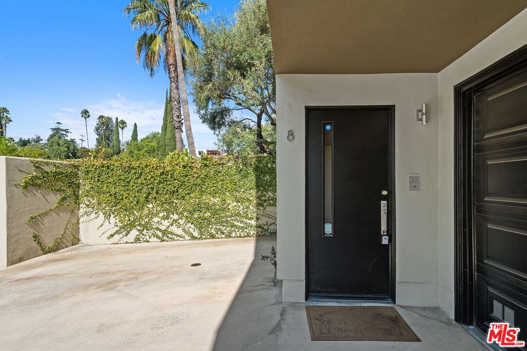 3023 BERKELEY AVE Unit: 8
