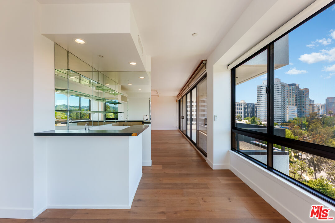 10551 Wilshire Blvd Unit: 1002