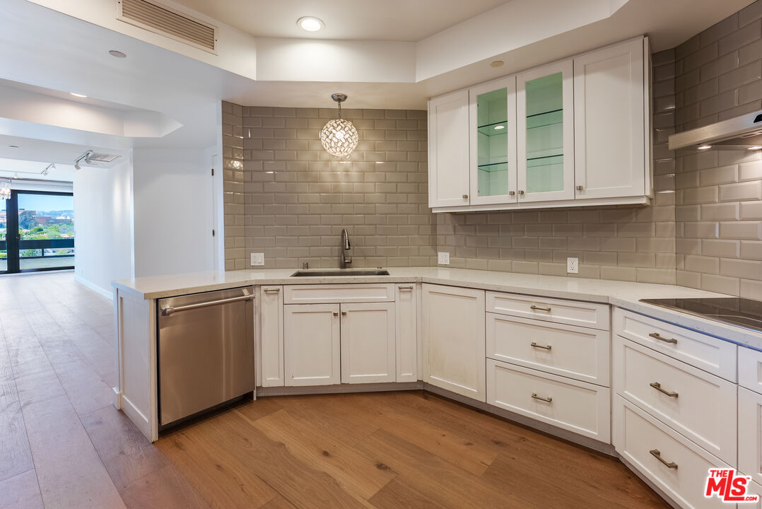 10551 Wilshire Blvd Unit: 1002