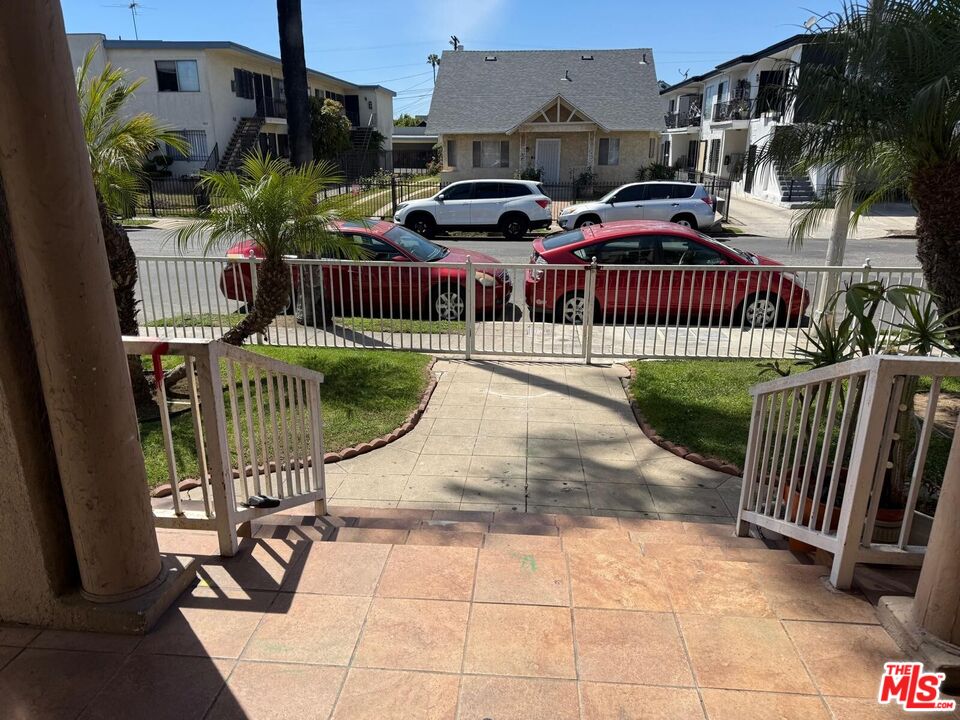 1406 2nd Ave