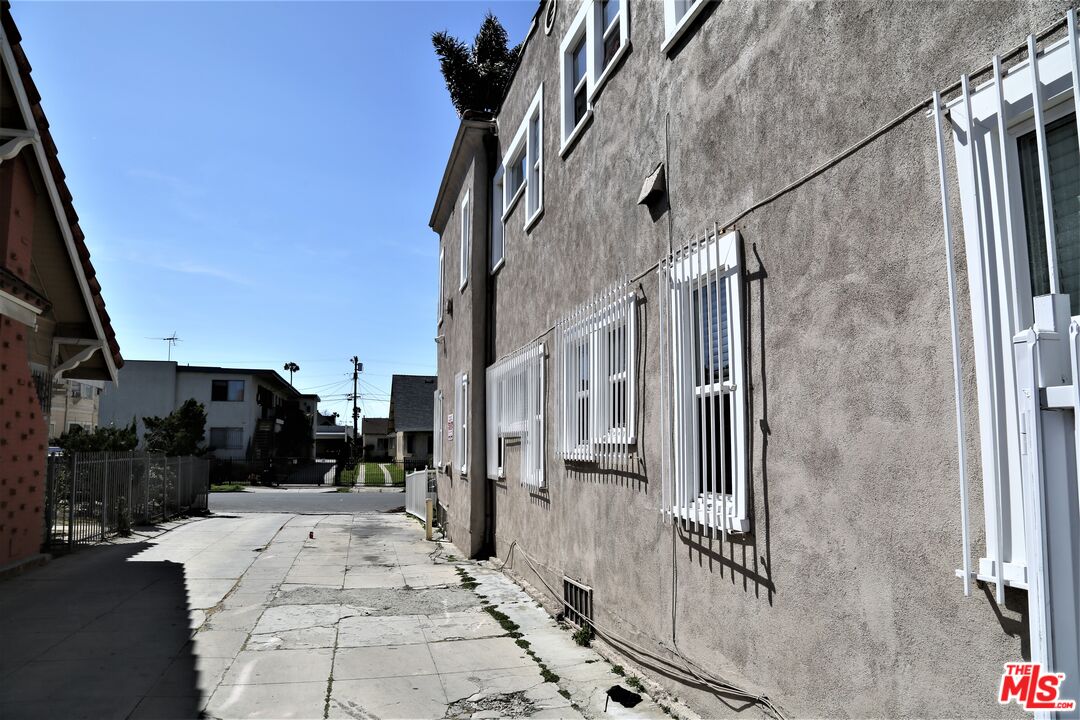 1406 2nd Ave