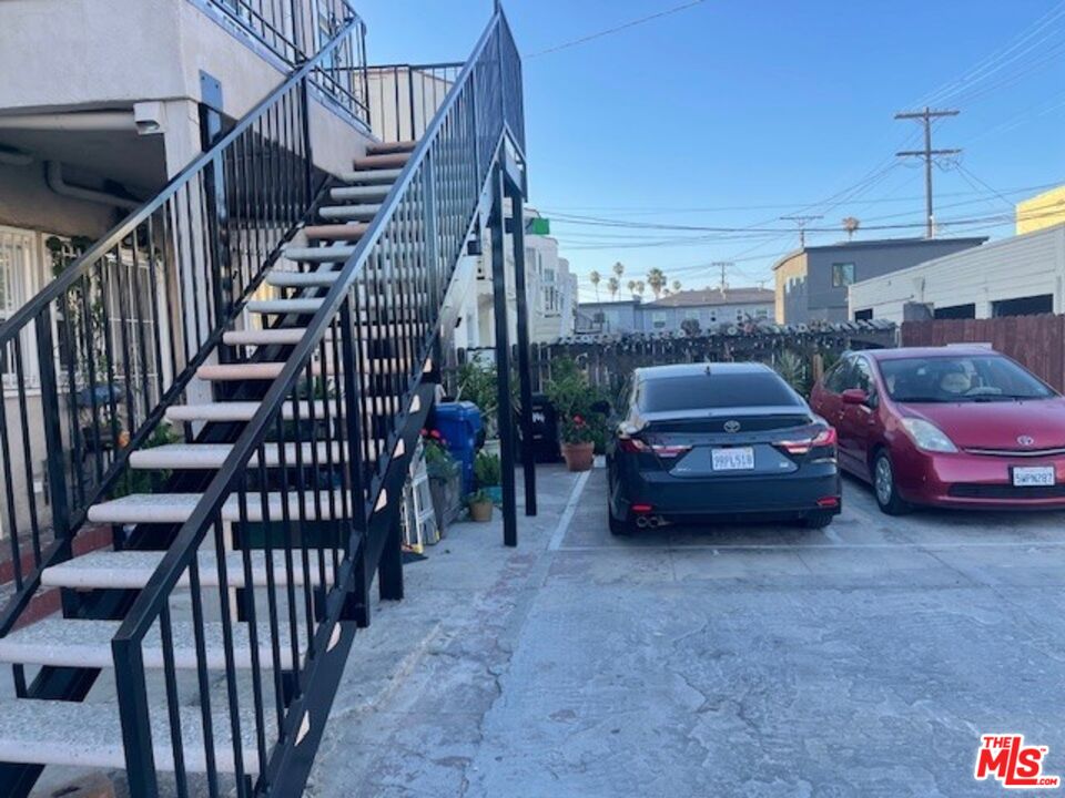 1406 2nd Ave