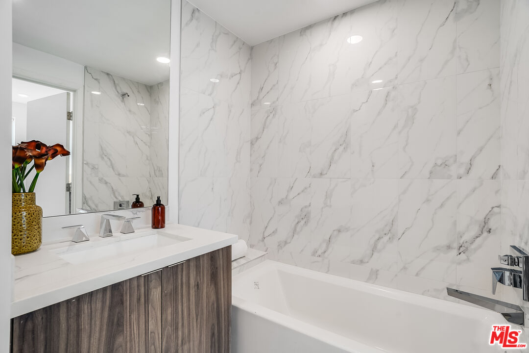 1021 S Shenandoah St Unit: 501