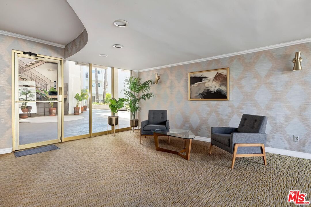 4445 Cartwright Ave Unit: 310
