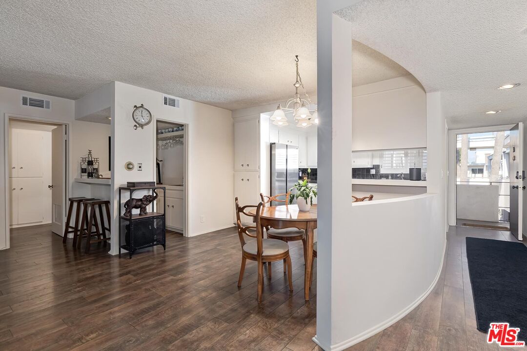 4445 Cartwright Ave Unit: 310