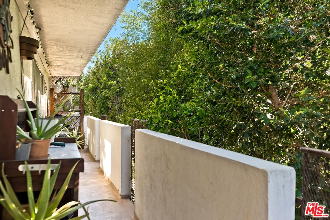 4445 Cartwright Ave Unit: 310