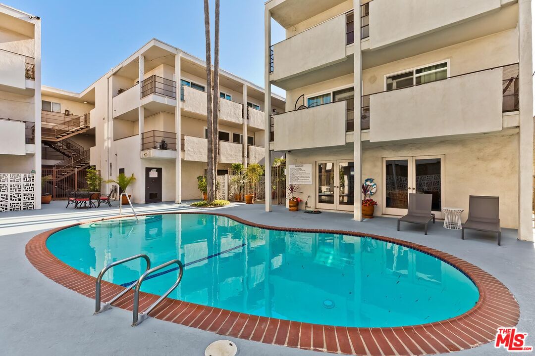 4445 Cartwright Ave Unit: 310