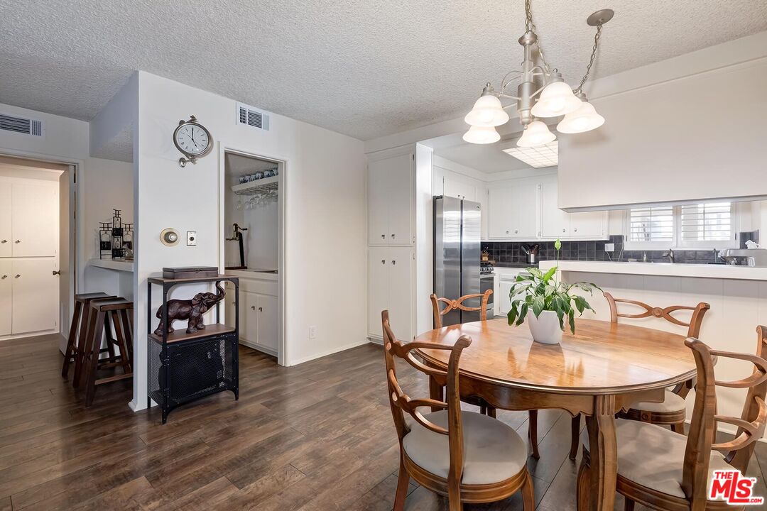 4445 Cartwright Ave Unit: 310