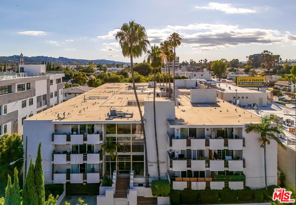 4445 Cartwright Ave Unit: 310