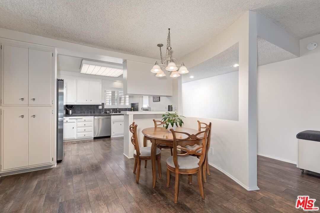 4445 Cartwright Ave Unit: 310