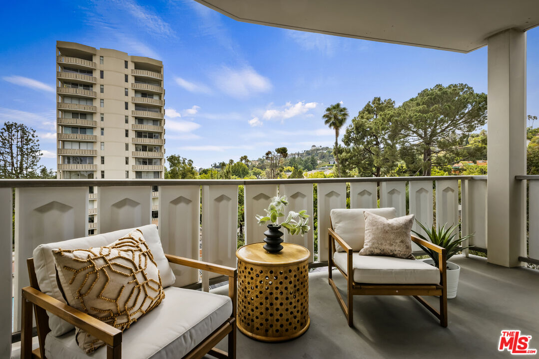 4411 Los Feliz Blvd Unit: 502