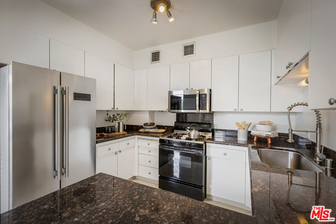 4411 Los Feliz Blvd Unit: 502